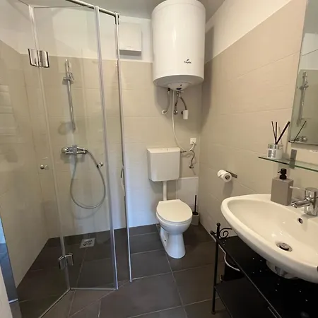 Liliana Vendeghaz Appartement Terény